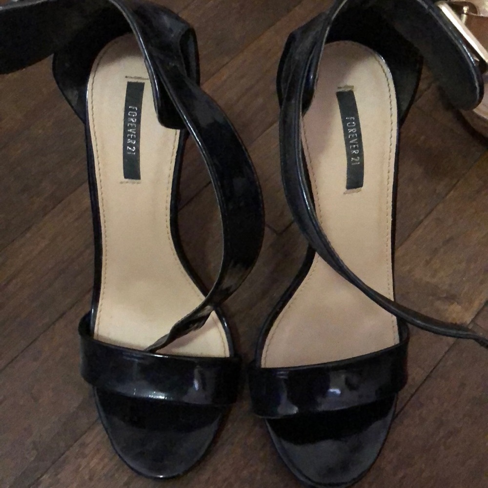 Forever 21 Black heels size 6